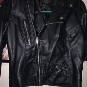 LEATHER JACKET STANDARD SIZE SMALL
